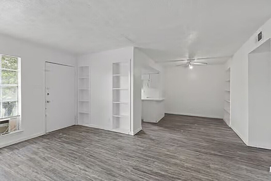6821 Fairway Dr, Houston, TX à vendre - Photo du bâtiment - Image 3 de 5
