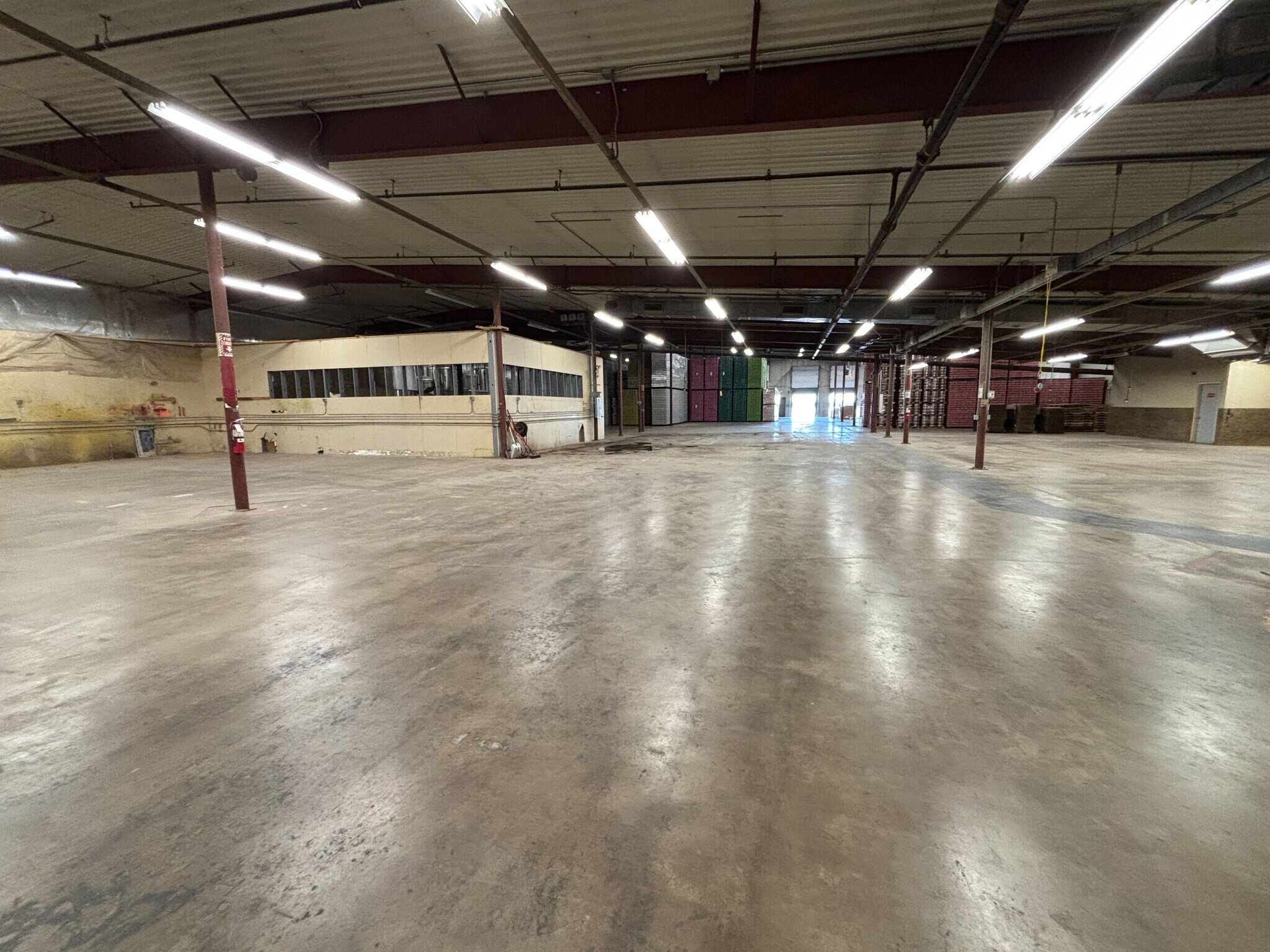 500 S 59th Ave, Duluth, MN for lease Interior Photo- Image 1 of 9
