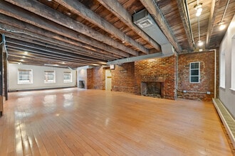 207 Front St, New York, NY for lease Building Photo- Image 2 of 12