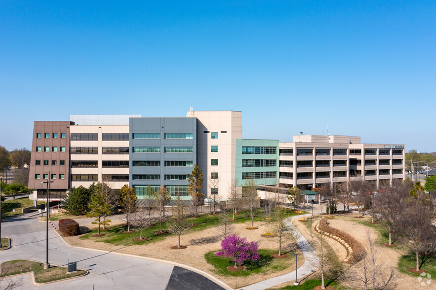 2950 S Elm Pl, Broken Arrow, OK for lease - Building Photo - Image 1 of 7