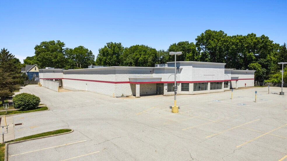 832 W Main St, Ravenna, OH à vendre - Photo du bâtiment - Image 2 de 11