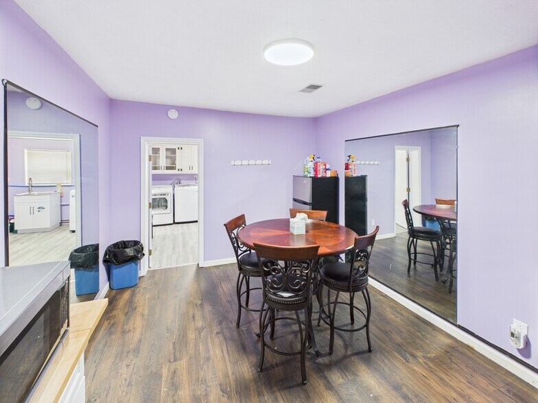 2404 Grant Ave, Saint Albans, WV à vendre - Photo intérieure - Image 2 de 13