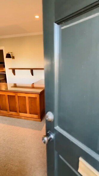 1991 Rockledge Rd NE, Atlanta, GA à vendre - Vidéo sur l’inscription commerciale - Image 2 de 11