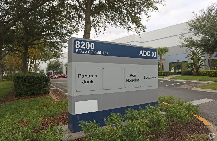 8200 Boggy Creek Rd, Orlando, FL à louer - Photo du bâtiment - Image 2 de 10