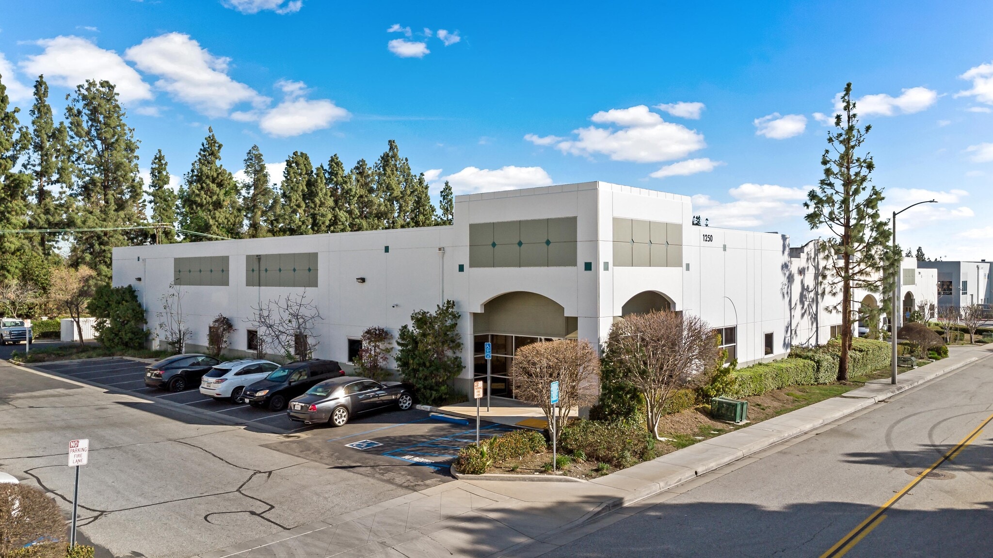 1250 Mountain View Cir, Azusa, CA for lease Building Photo- Image 1 of 11