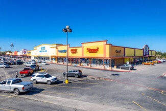 Plus de détails pour 4900 W Commerce St, San Antonio, TX - Commerce de détail à louer