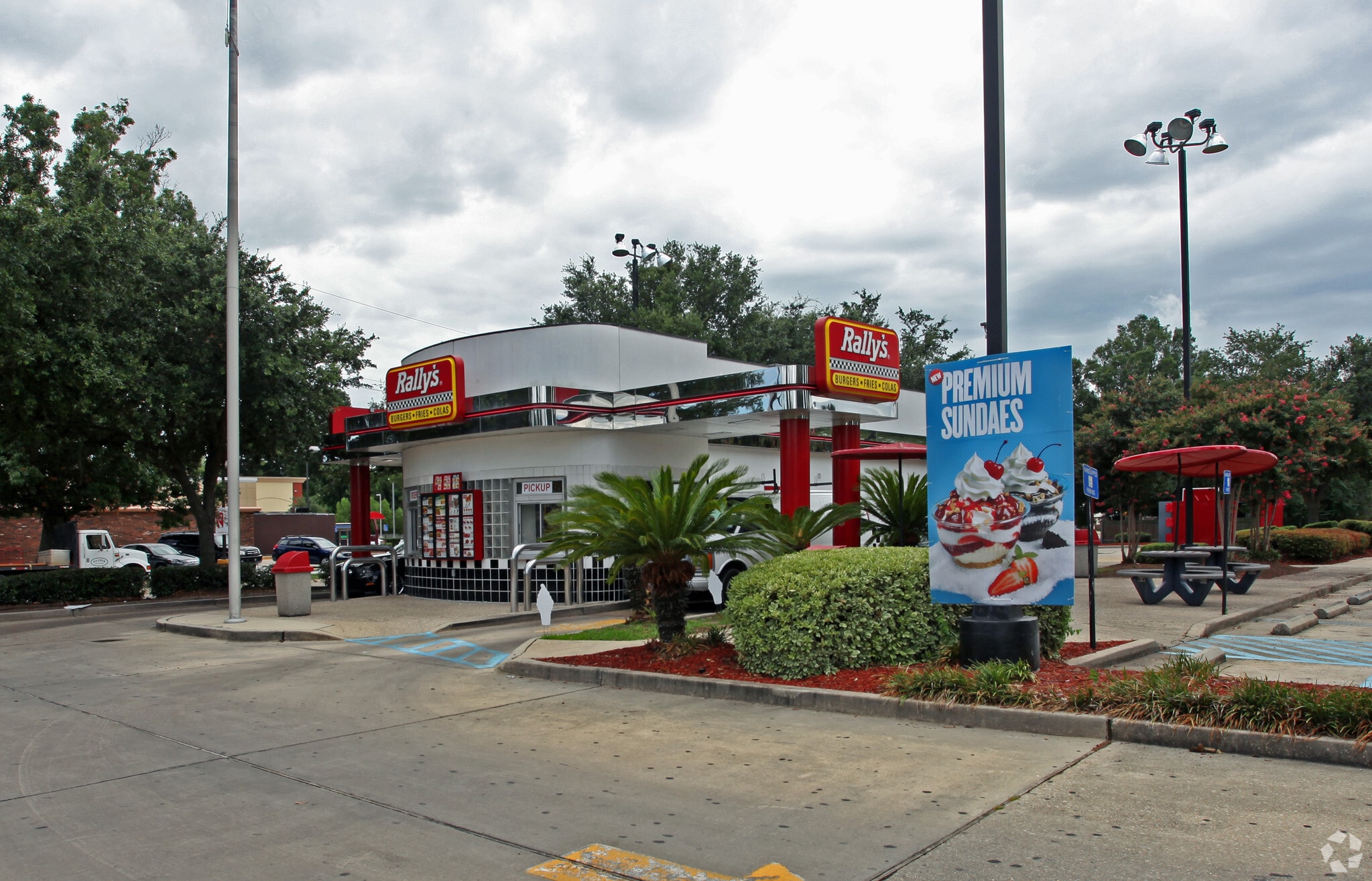 3555 General Degaulle Dr, New Orleans, LA for lease Primary Photo- Image 1 of 8