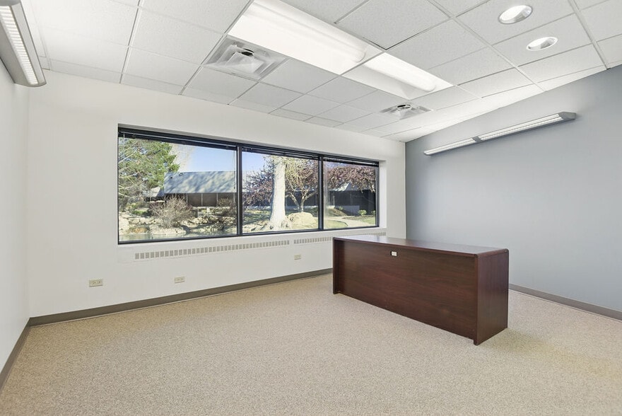 6070 Greenwood Plaza Blvd, Greenwood Village, CO for sale - Building Photo - Image 3 of 12