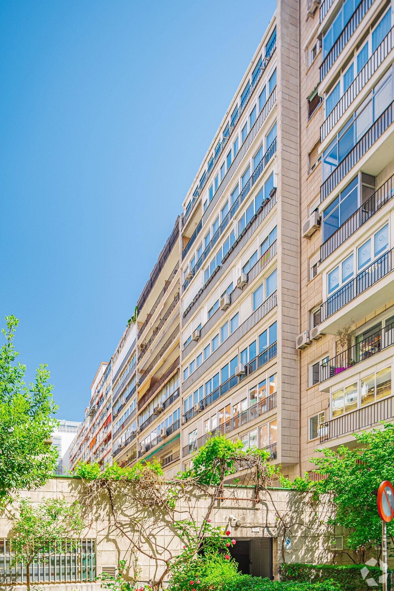 Office in Madrid, Madrid for lease Primary Photo- Image 1 of 3