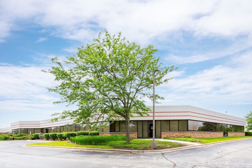 1175 Tri-State Pky, Gurnee, IL à vendre - Photo du bâtiment - Image 2 de 19
