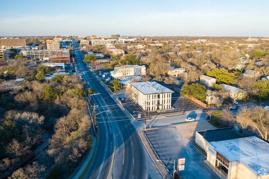 3001 N Lamar Blvd, Austin, TX for lease - Building Photo - Image 2 of 8