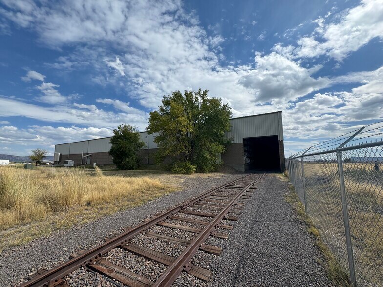 6450 Swan Ct, Klamath Falls, OR à vendre - Photo du bâtiment - Image 3 de 4