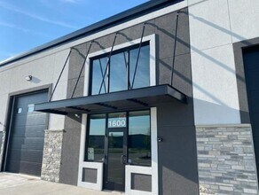 3324 Southgate Court SW, Cedar Rapids, IA à louer Photo du bâtiment- Image 2 de 3