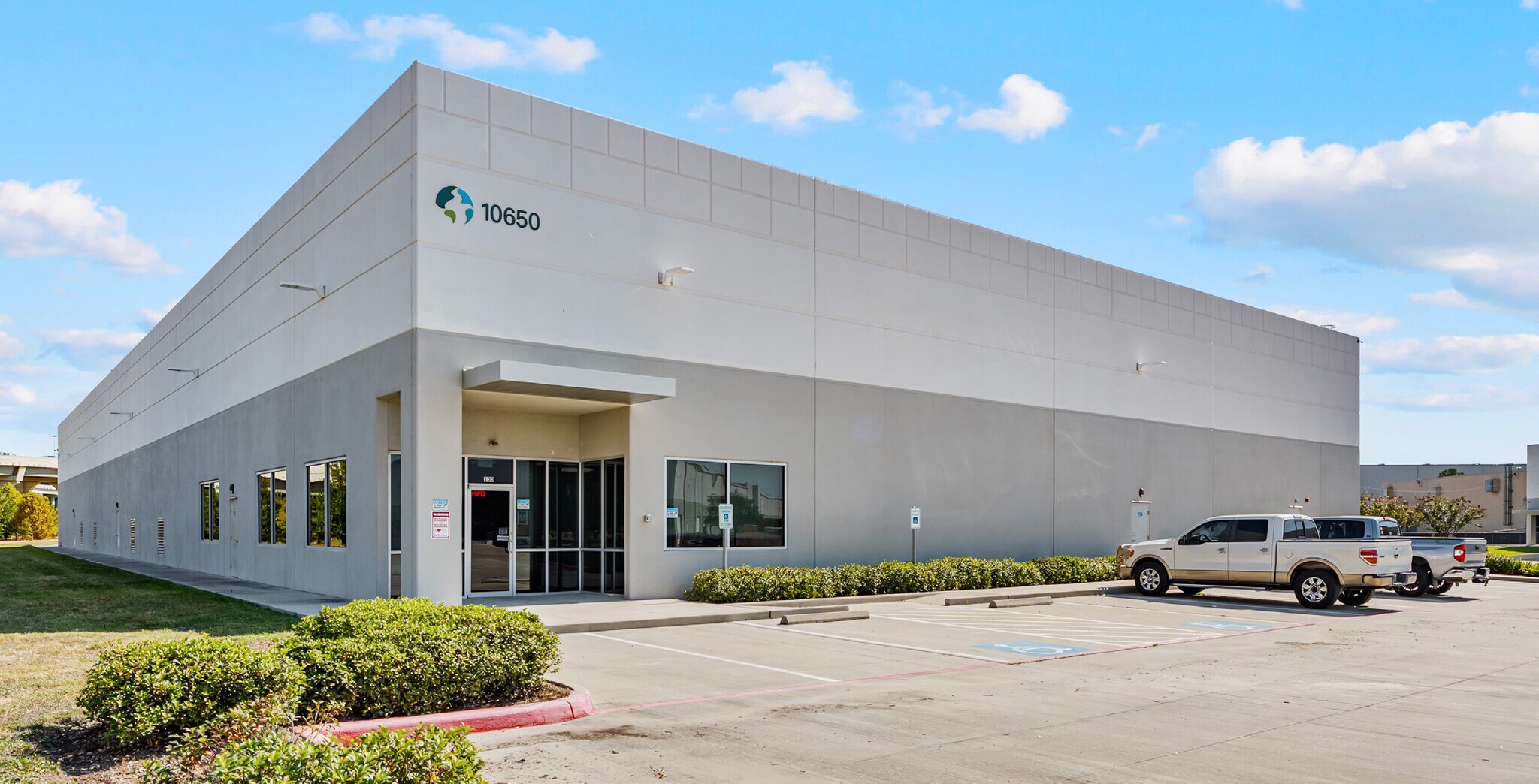 10650 W Little York Rd, Houston, TX à louer Photo du bâtiment- Image 1 de 4