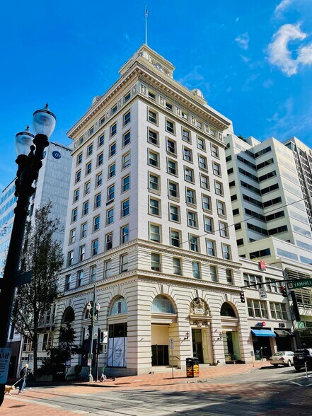 800-818 SW Broadway, Portland, OR à louer - Photo du bâtiment - Image 2 de 11