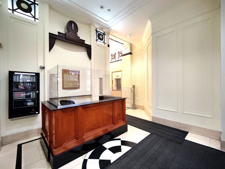 226 W 37th St, New York, NY à louer - Hall d’entrée - Image 3 de 14