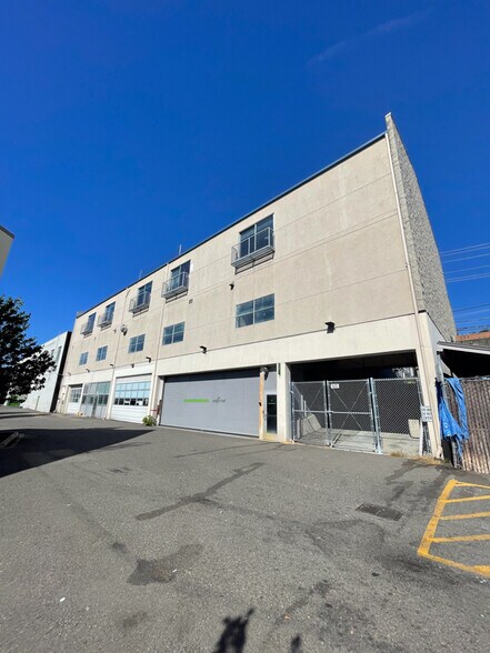 2201 15th Ave W, Seattle, WA à vendre - Photo du bâtiment - Image 3 de 10