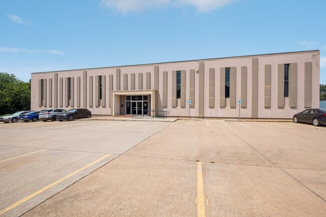 More details for 7201 N Broadway Ext, Oklahoma City, OK - Industrial for Lease
