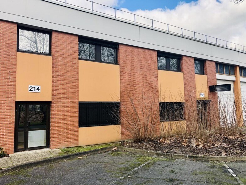 Flex dans Villepinte à louer - Photo du bâtiment - Image 3 de 11