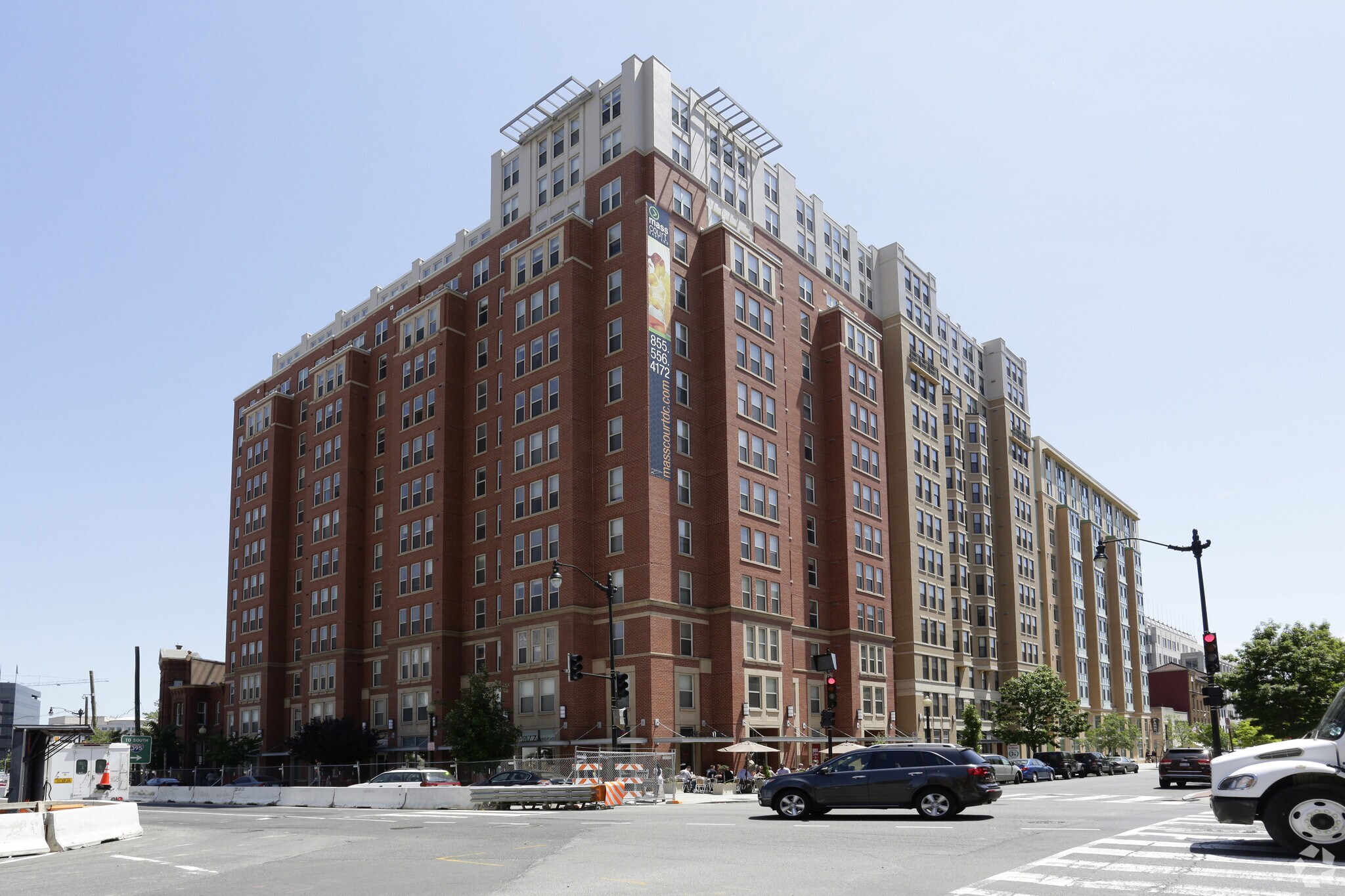 300 Massachusetts Ave NW, Washington, DC à louer Photo du bâtiment- Image 1 de 59