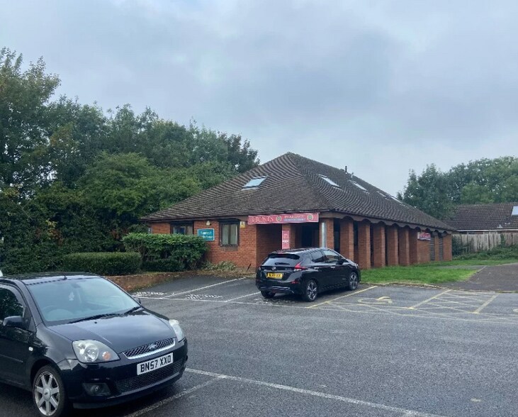 Hardwick Shopping Centre, Banbury à louer - Photo du bâtiment - Image 2 de 2