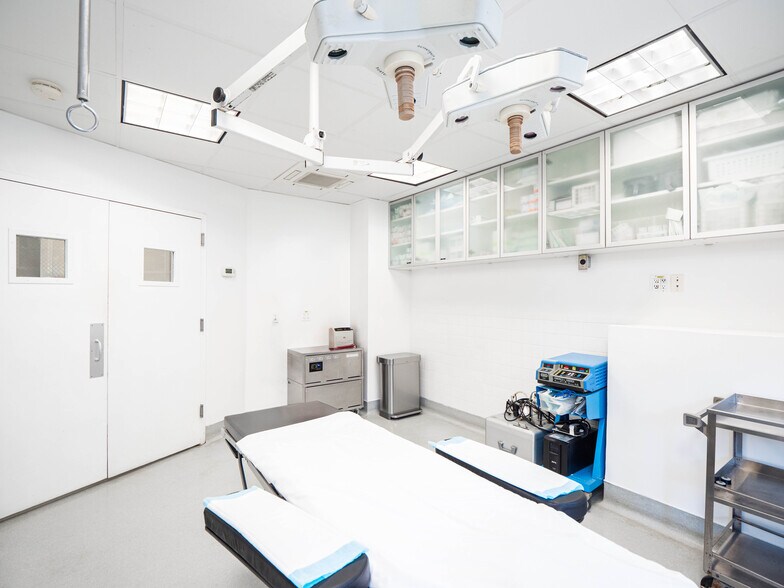 620 Park Ave, New York, NY à vendre - Photo du bâtiment - Image 3 de 10