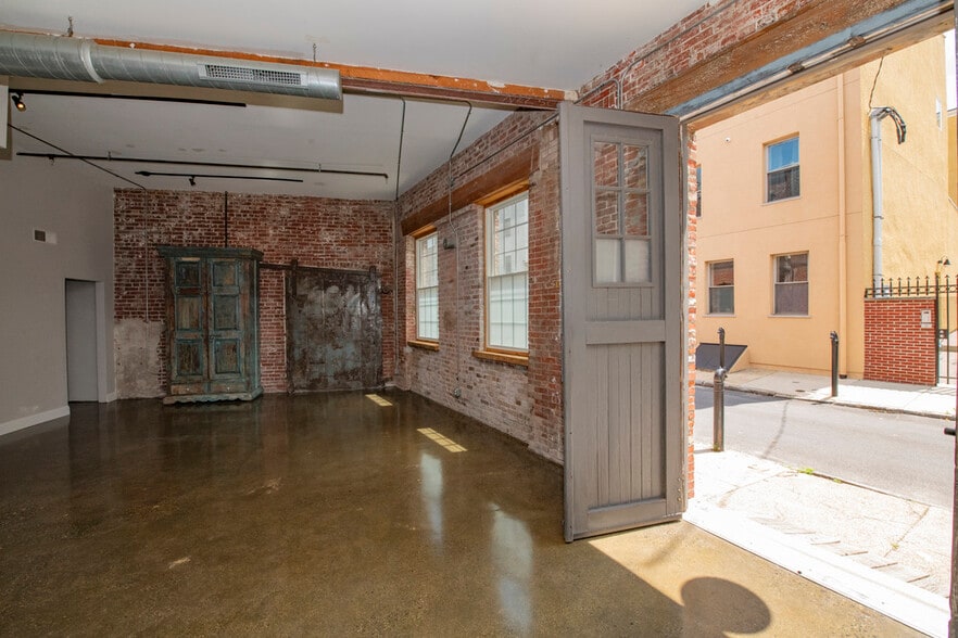 2135 E Susquehanna Ave, Philadelphia, PA for sale - Interior Photo - Image 3 of 14