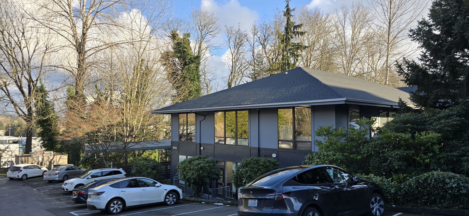 1900 116th Ave NE, Bellevue, WA à louer Photo du bâtiment- Image 1 de 18
