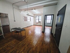 25-25 Borden Ave, Long Island City, NY for lease Interior Photo- Image 2 of 6