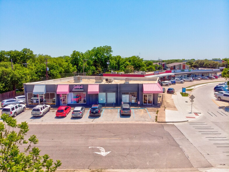 3505-3527 Bluebonnet Cir, Fort Worth, TX for lease - Building Photo - Image 2 of 6