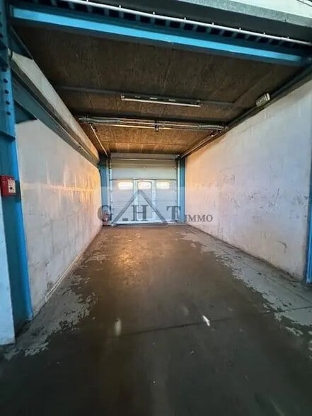 Industrial in Lisses for lease - Interior Photo - Image 2 of 8