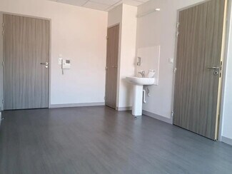 Plus de détails pour Local d'activités à louer