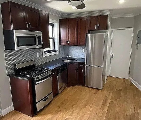 227 Kingsland Ave, Brooklyn, NY for sale - Building Photo - Image 3 of 9