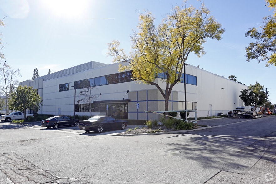 2259 Ward Ave, Simi Valley, CA for lease - Building Photo - Image 2 of 10