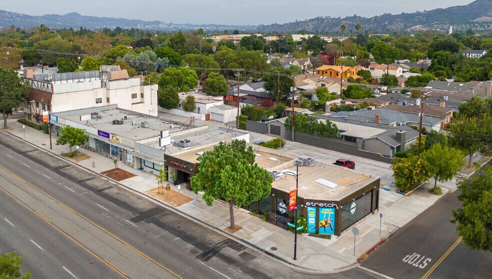 2316-2320 W Magnolia Blvd, Burbank, CA à vendre - Aérien - Image 2 de 11