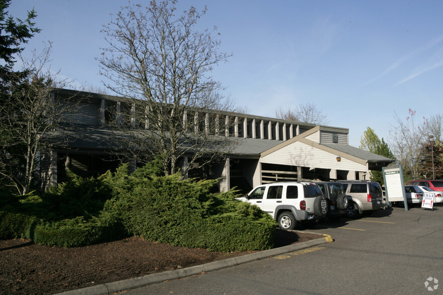 1217 NE Burnside Rd, Gresham, OR for lease - Building Photo - Image 3 of 9