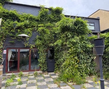 10A Church St, Esher for sale - Primary Photo - Image 1 of 2