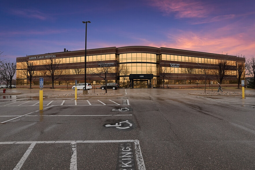 12000 Elm Creek Blvd, Maple Grove, MN for lease - Building Photo - Image 3 of 16