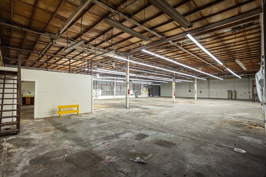 3409 E Olympic Blvd, Los Angeles, CA à vendre - Photo du bâtiment - Image 2 de 5