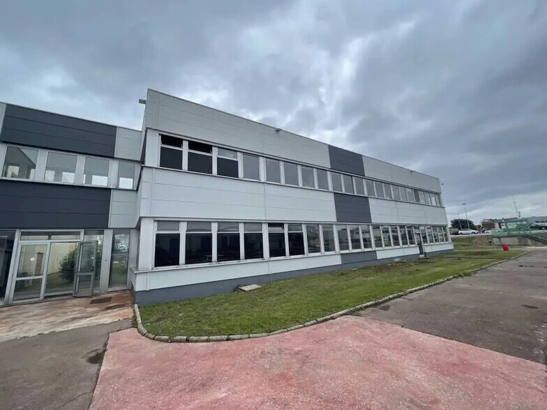 Bureau dans Le Petit-Quevilly à louer - Photo du bâtiment - Image 2 de 10