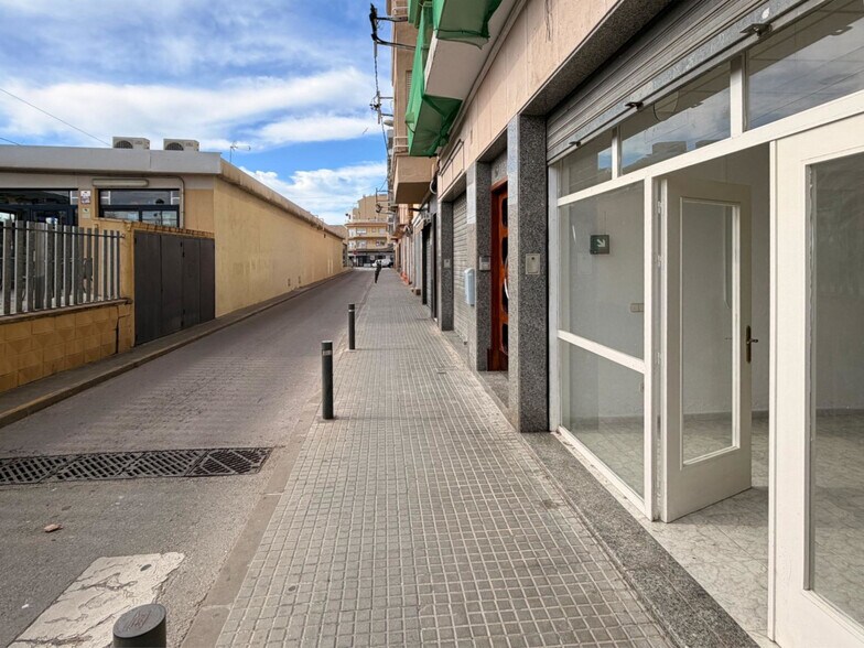 Bureau/Commerce de détail dans Calella, Barcelona à louer - Photo du bâtiment - Image 3 de 3