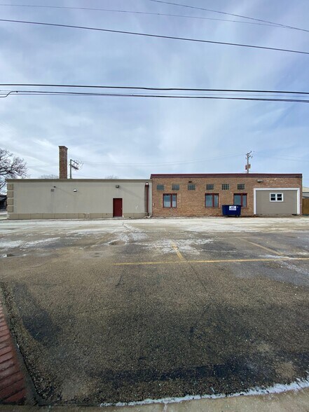 703 Childs St, Wheaton, IL à vendre - Photo du bâtiment - Image 3 de 25