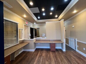 911 US-27 N, Sebring, FL for lease Lobby- Image 1 of 2