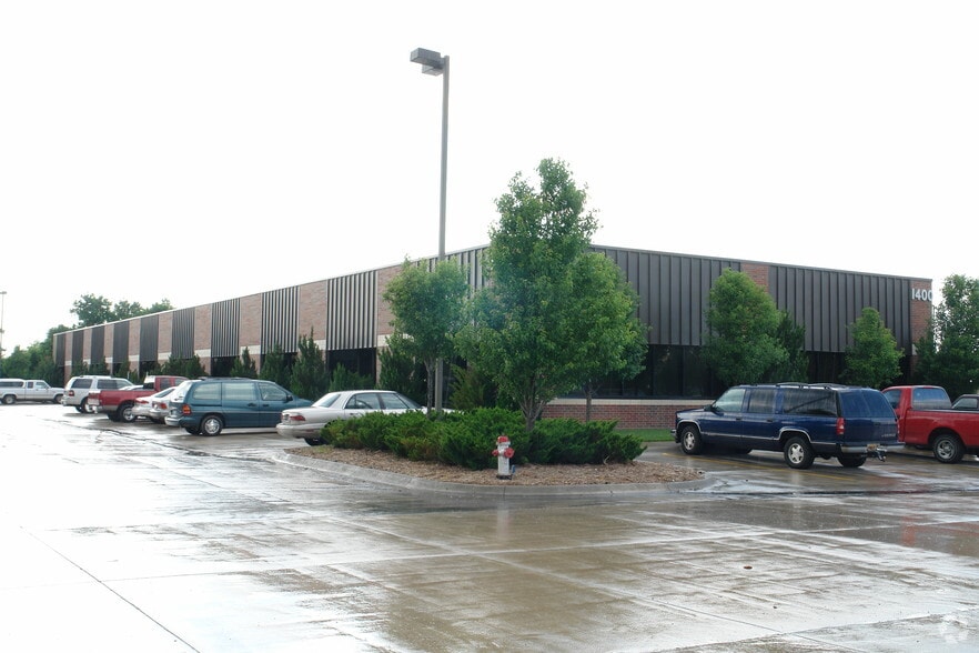 8200 E 34th St, Wichita, KS for lease - Primary Photo - Image 1 of 4