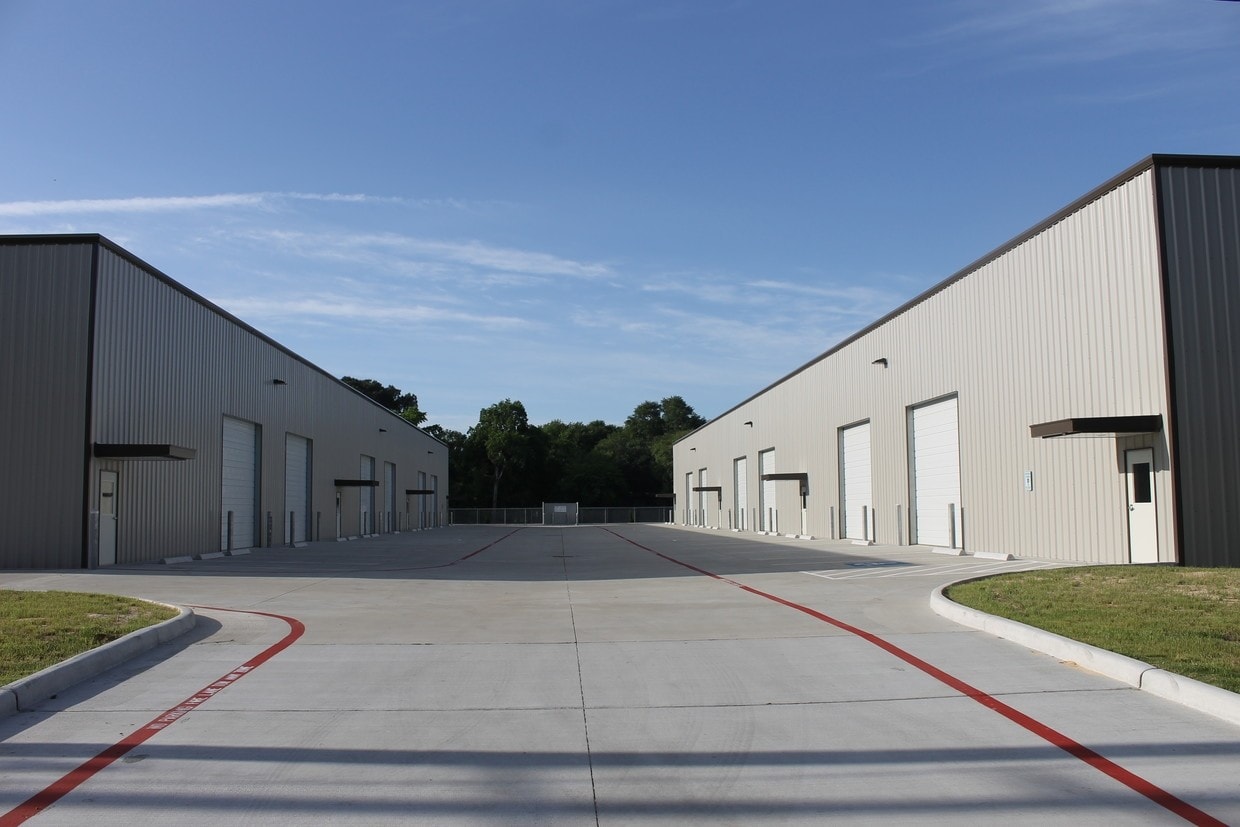 16311-16315 Dundee Rd, Cypress, TX for lease Primary Photo- Image 1 of 6