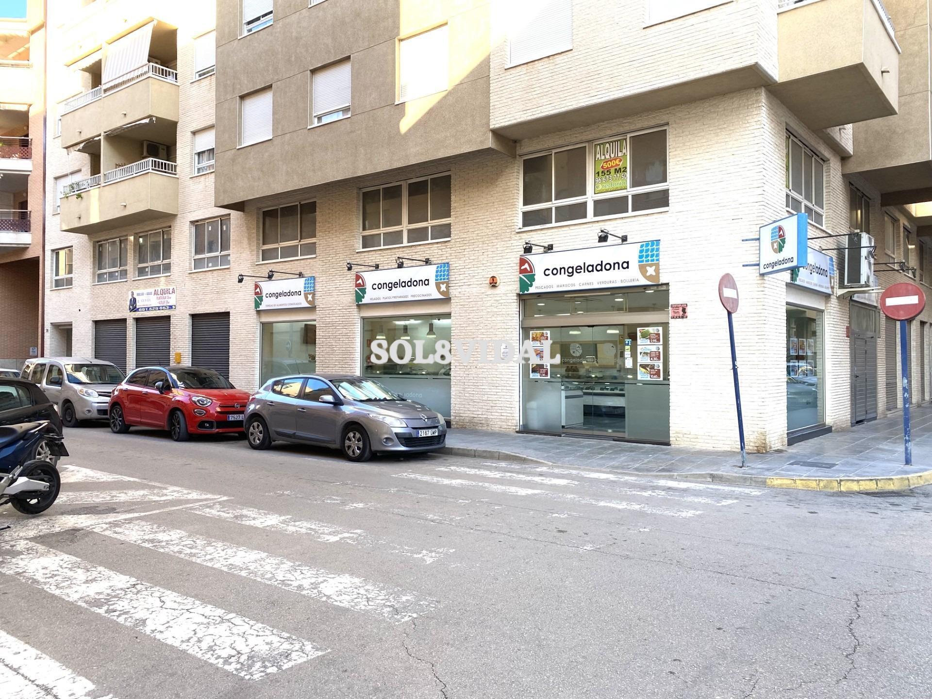Commerce de détail dans Orihuela à louer Photo du bâtiment- Image 1 de 22