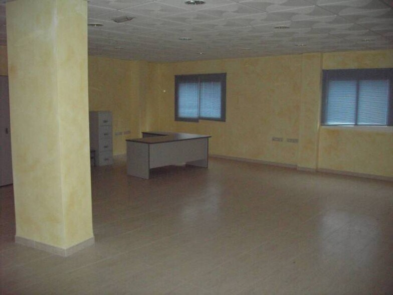 Office in El Ejido, Almería for lease - Building Photo - Image 2 of 5