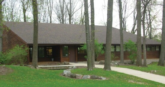 2424 American Ln, Madison, WI à louer Photo du bâtiment- Image 1 de 14