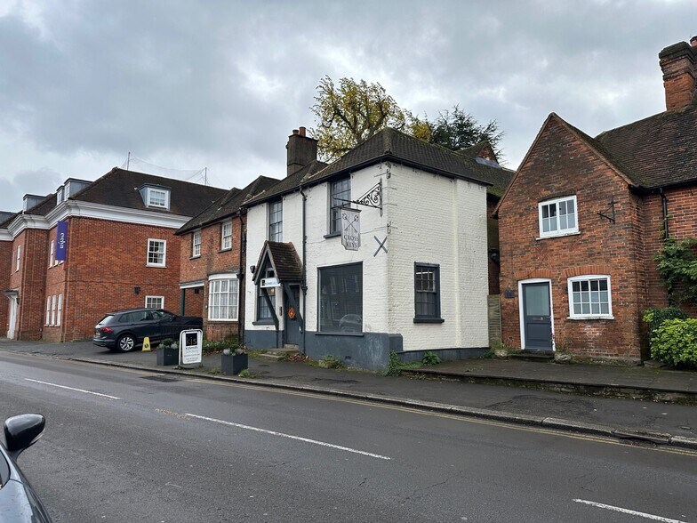 18 Wycombe End, Beaconsfield à vendre - Photo du bâtiment - Image 3 de 10