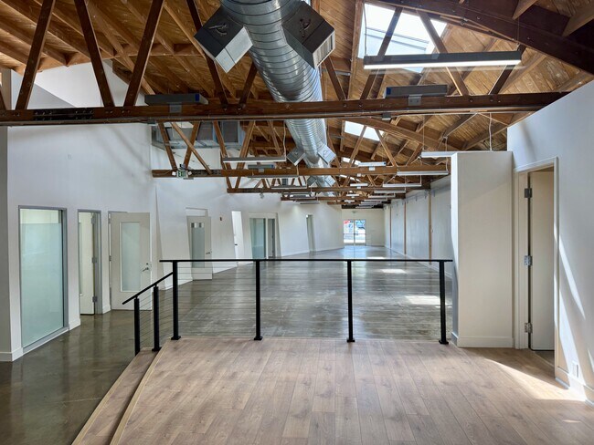 Plus de détails pour 1819-1823 Colorado Ave, Santa Monica, CA - Bureau à louer